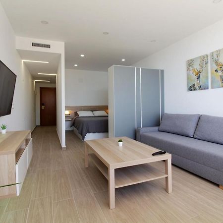 דירות פואנגירולה Apartamento Las Palmeras מראה חיצוני תמונה